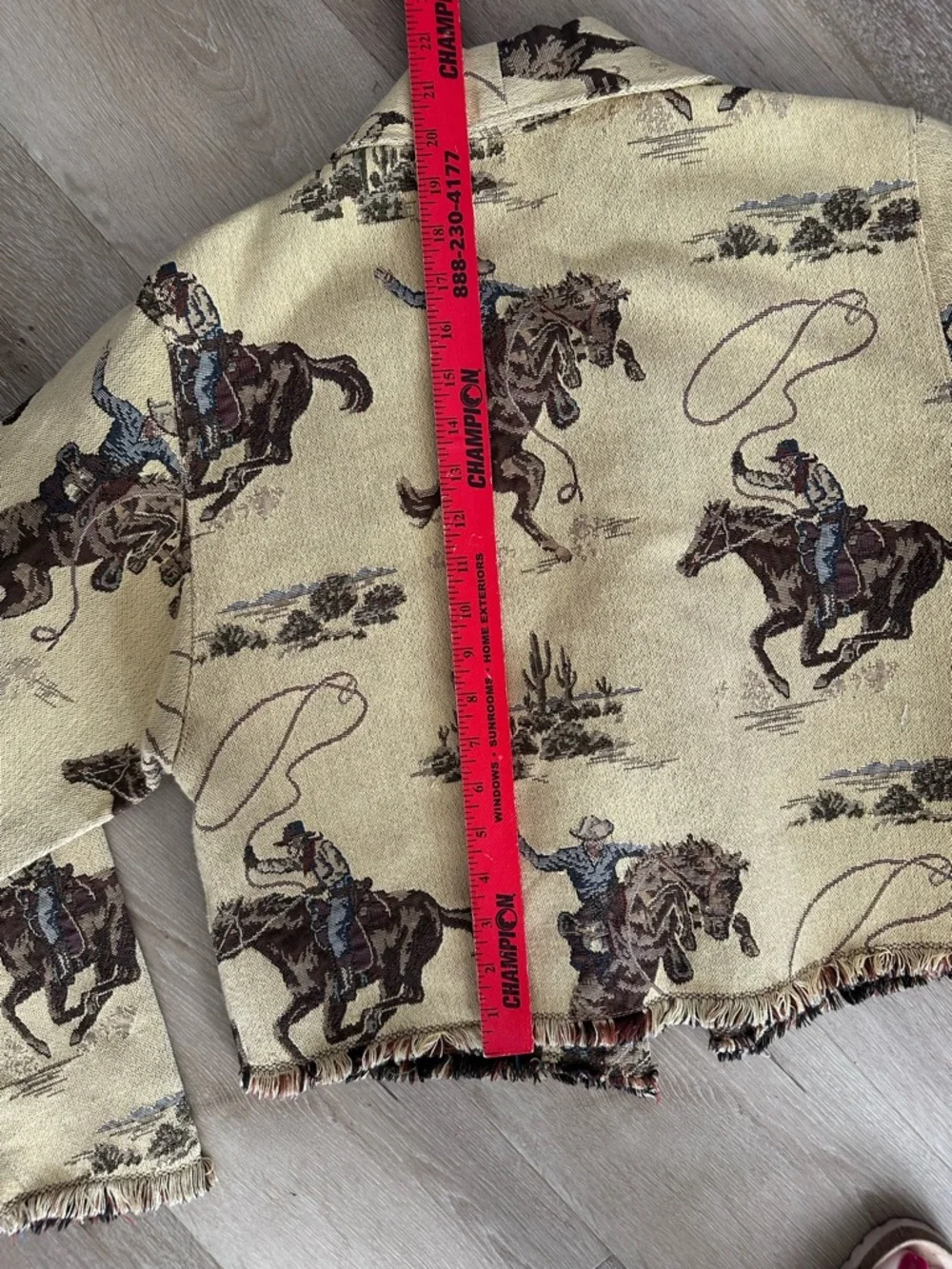 Western Tapestry Cropped Jacket Cowboy Rodeo Print Fringe Hem - Picture 7 of 7
